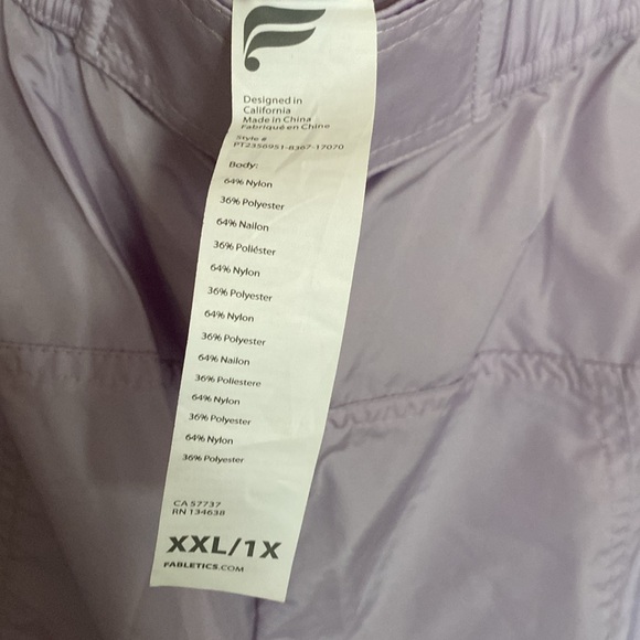 New Fabletics Parachute Pants Lightweight Cargo Jogger Lilac Lily Shine Size 1X - Picture 12 of 13
